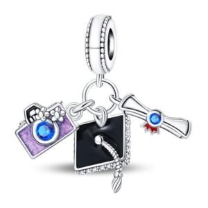 Eurocharms Strieborný Prívesok S925 Fotoaparát, Absolventská Čiapka, Diplom