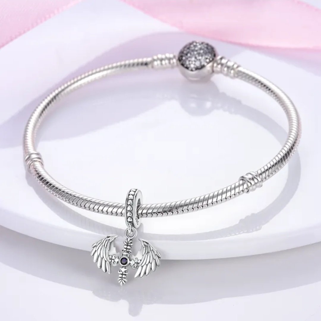 Strieborný prívesok S925 Gotický Kríž a Krídla – Obrázok 3