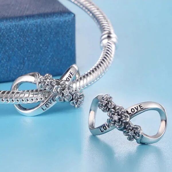 Strieborný prívesok S925 charms Symbol Nekonečno - nápis Love s kvetmi – Obrázok 3